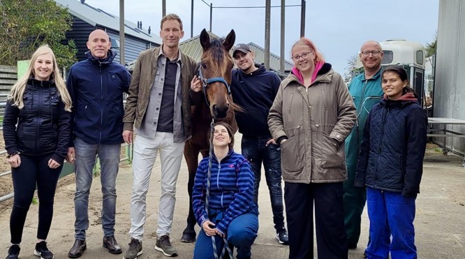 Draver Fado de Padd geniet van welverdiend pensioen op Zorgboerderij De Klompenhoeve